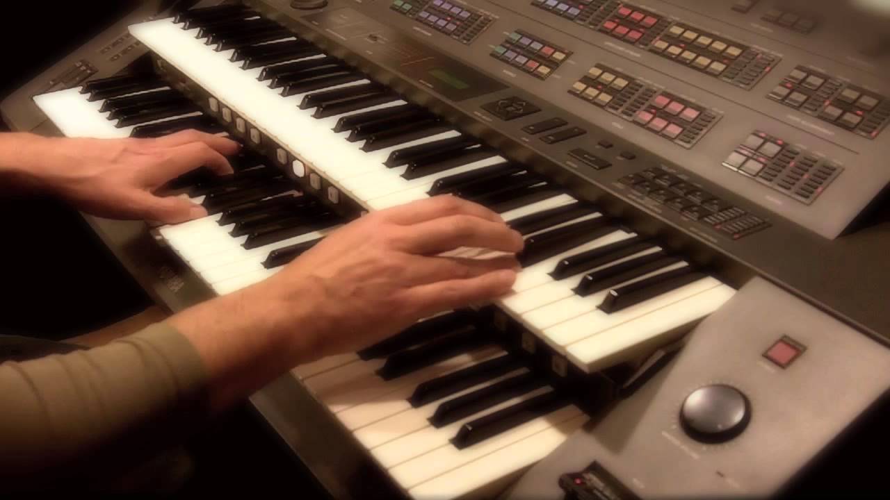 Tonneman plays 'Het Dorp' on Yamaha Electone HX-1