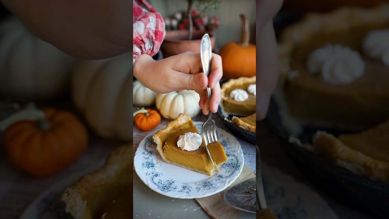 Classic Pumpkin Pie 🍁 #recipe #pumpkinpie #cottagecore #baking