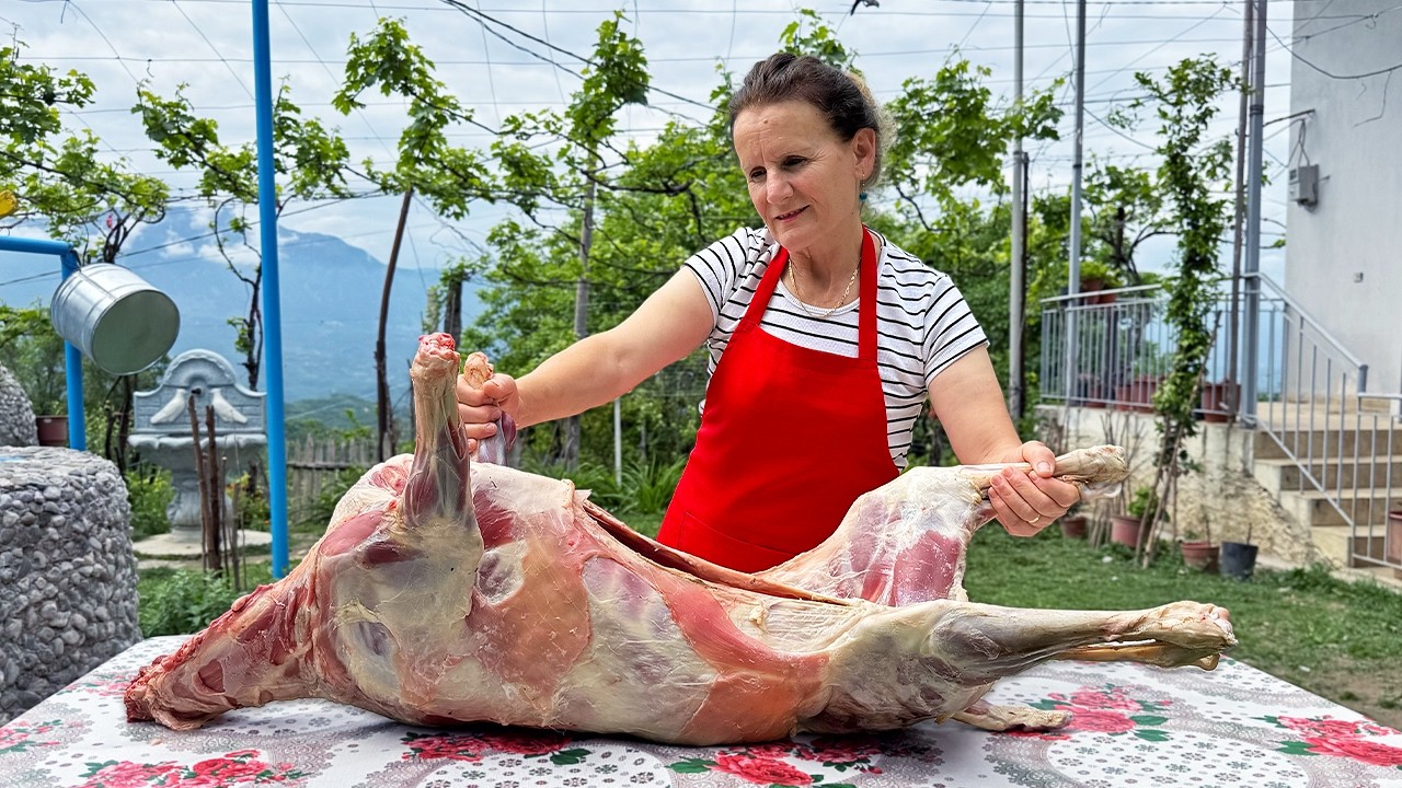 Lamb on a Spit Fire for Shen Gjergj – The Traditional Albanian Way! 🔥🐑🇦🇱