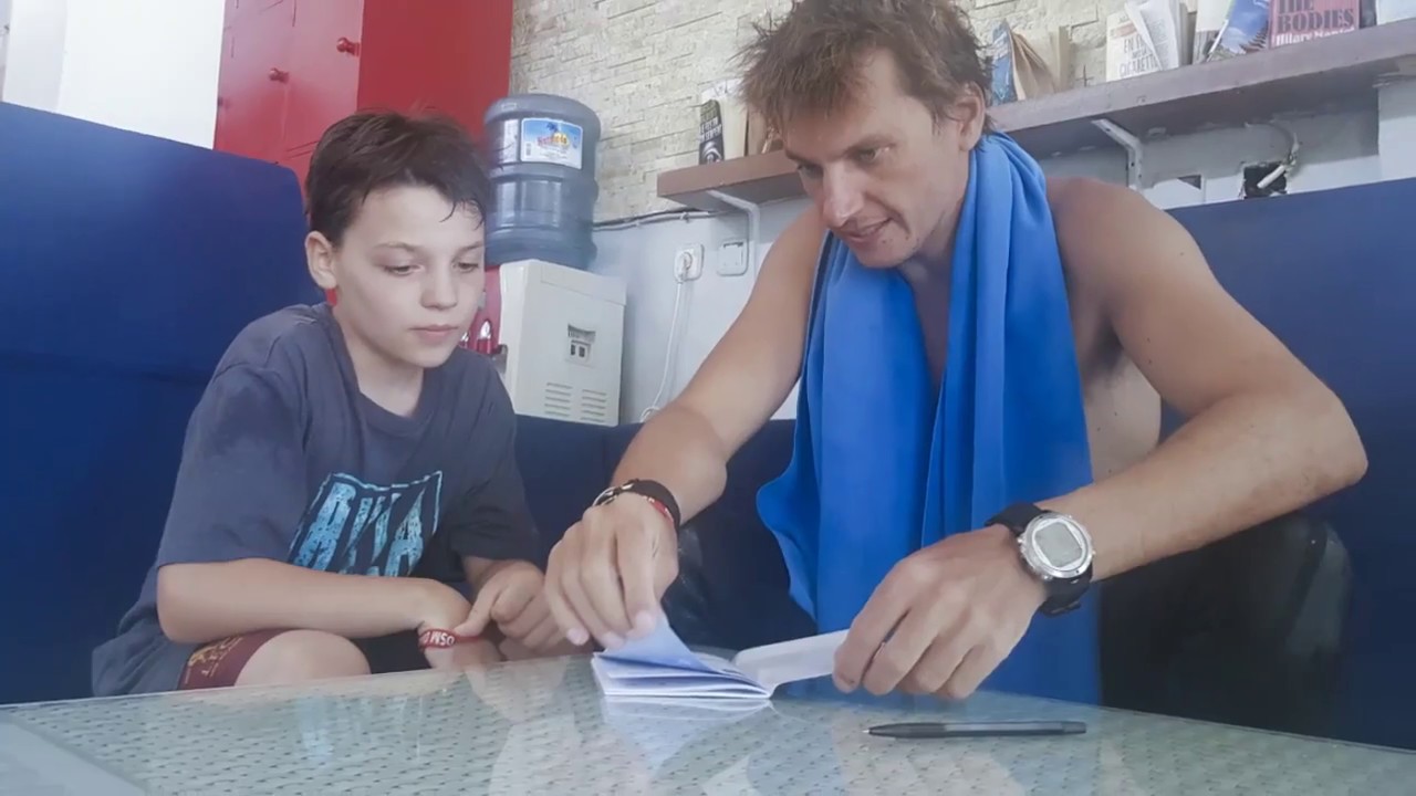 PADI Scuba Diving - 10 year old kid learning to dive - diving with tutles