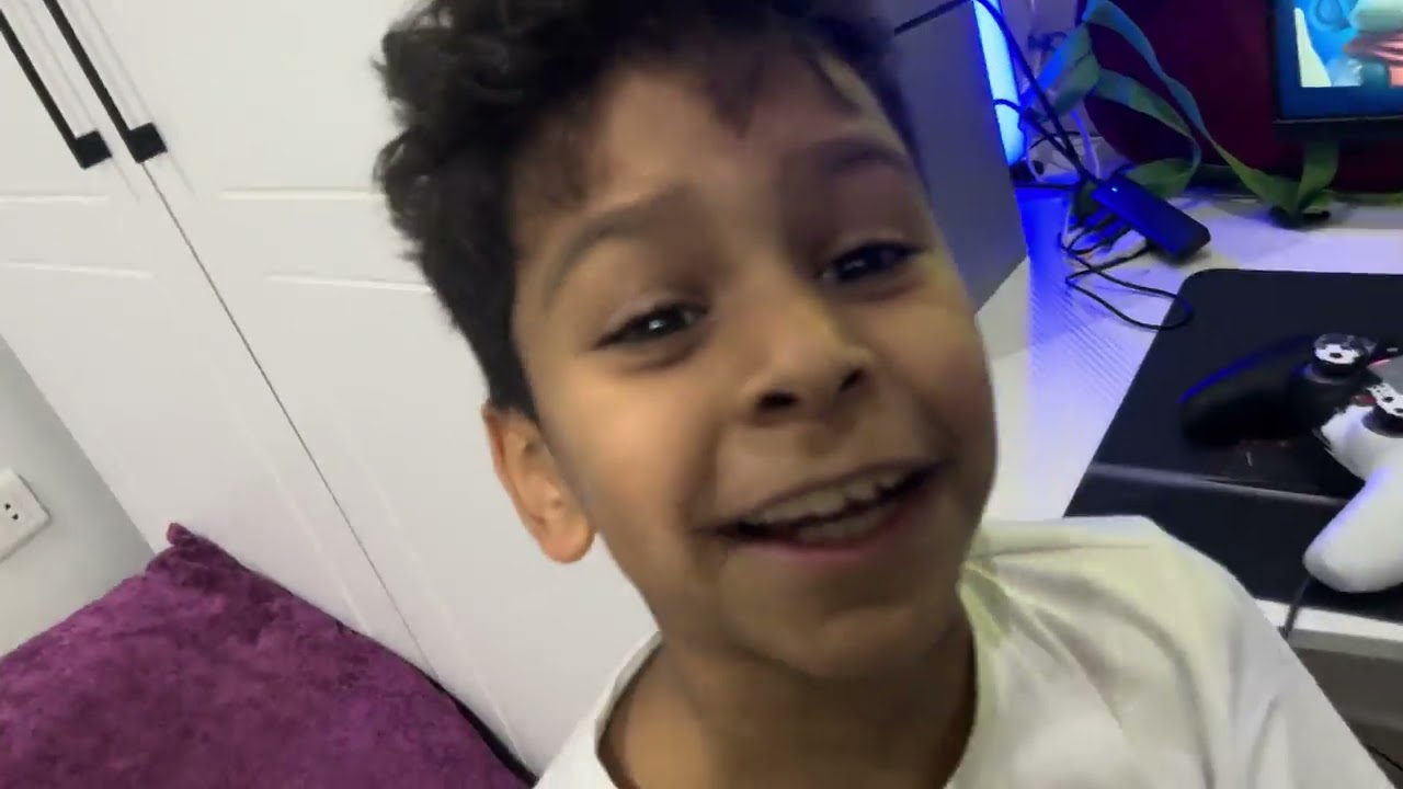 اليوم لعبت فورت نايت مع بندر شوفو الي صار عشان ما بحرق و موشاهد ممتعه🥳