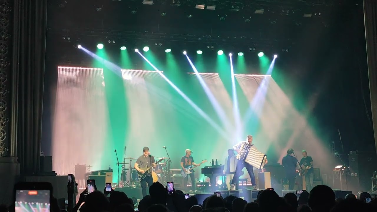 Counting Crows - Omaha (live @ Coliseu dos Recreios, Lisboa, Portugal, 2025/10/17)
