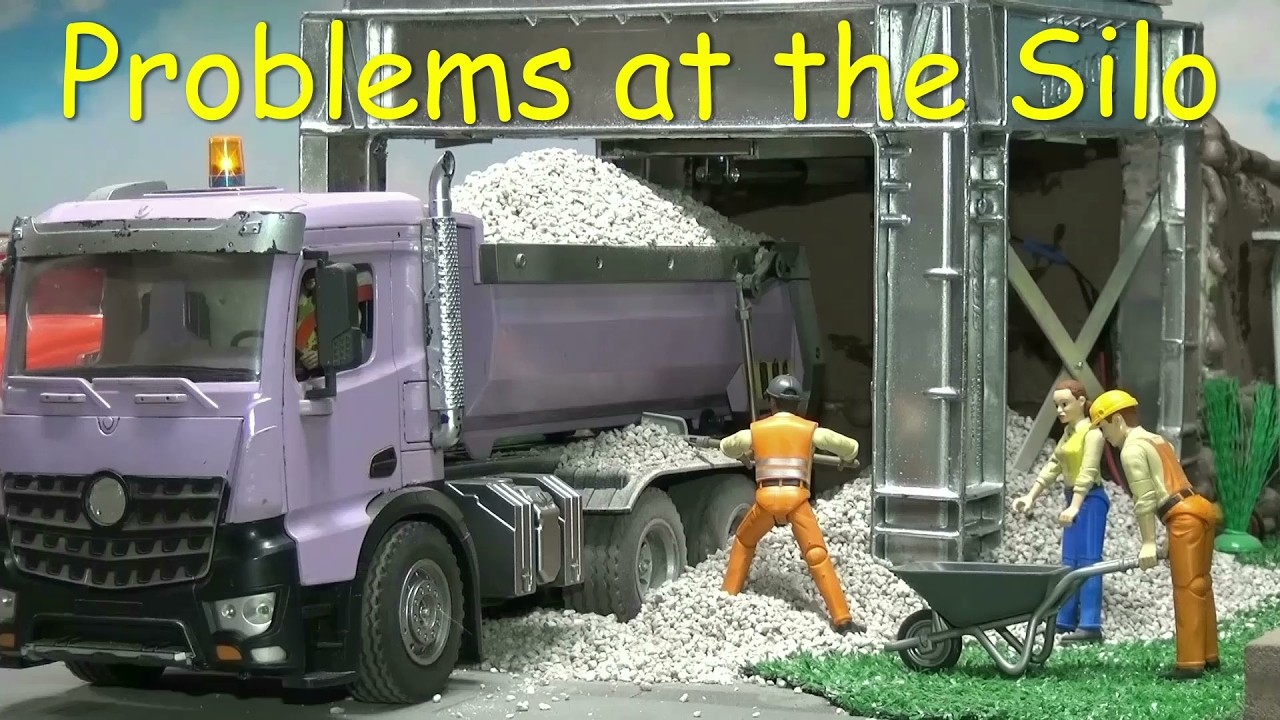 RC Construction, Trouble at the New Silo Yard!