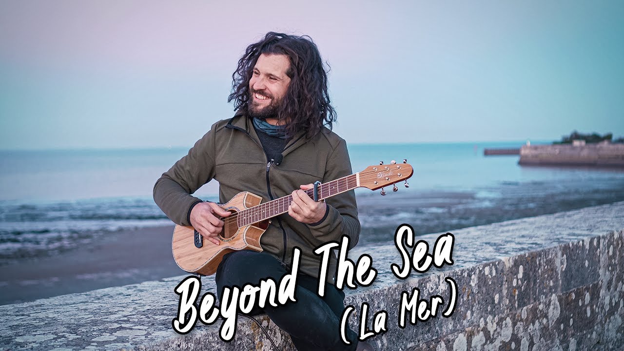 Beyond The Sea & La Mer (Medley) - FR/EN Acoustic Cover by Julien Mueller