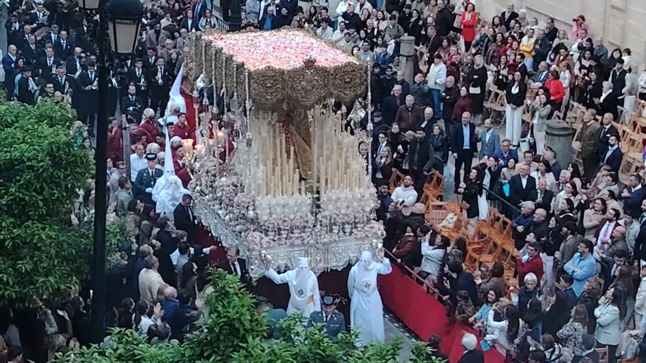 VIRGEN DE LA SALUD (HERMANDAD SAN GONZALO) EN LA AVENIDA. LUNES SANTO DE 2025 EN SEVILLA