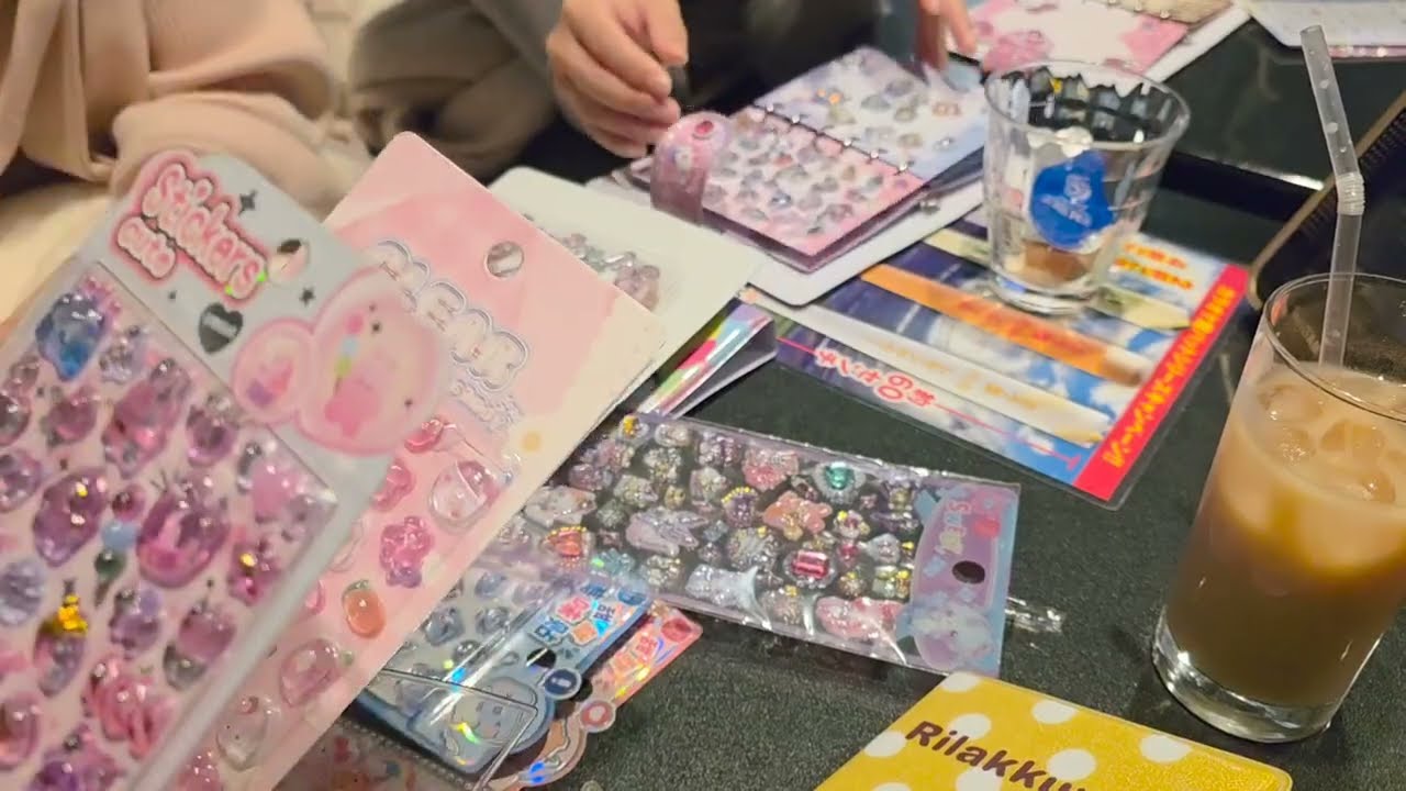 シール交換してサンリオお守り入手して寿司食べて　シール帳5️⃣