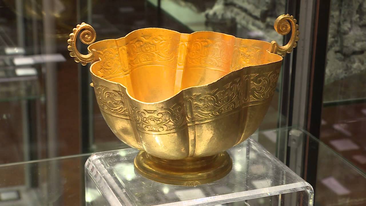 Sunken Spanish treasure goes to auction
