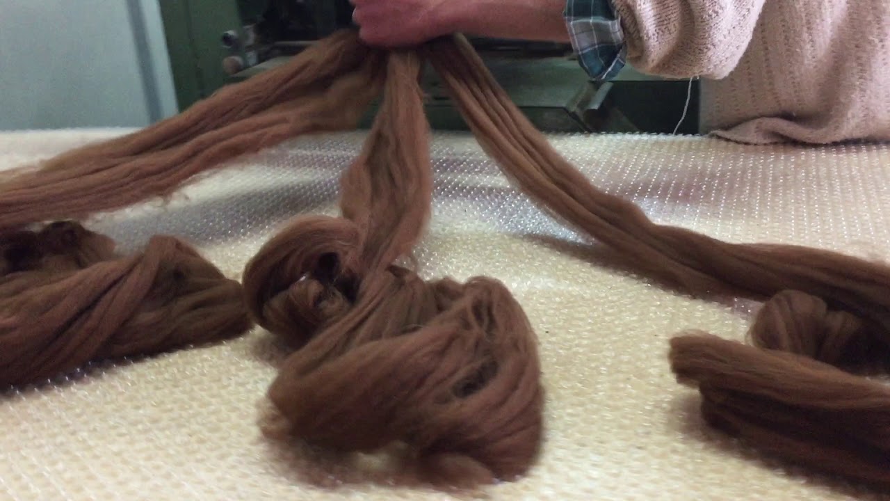 Filage artisanal de la fibre d'alpaga - Alpaga du Rompay