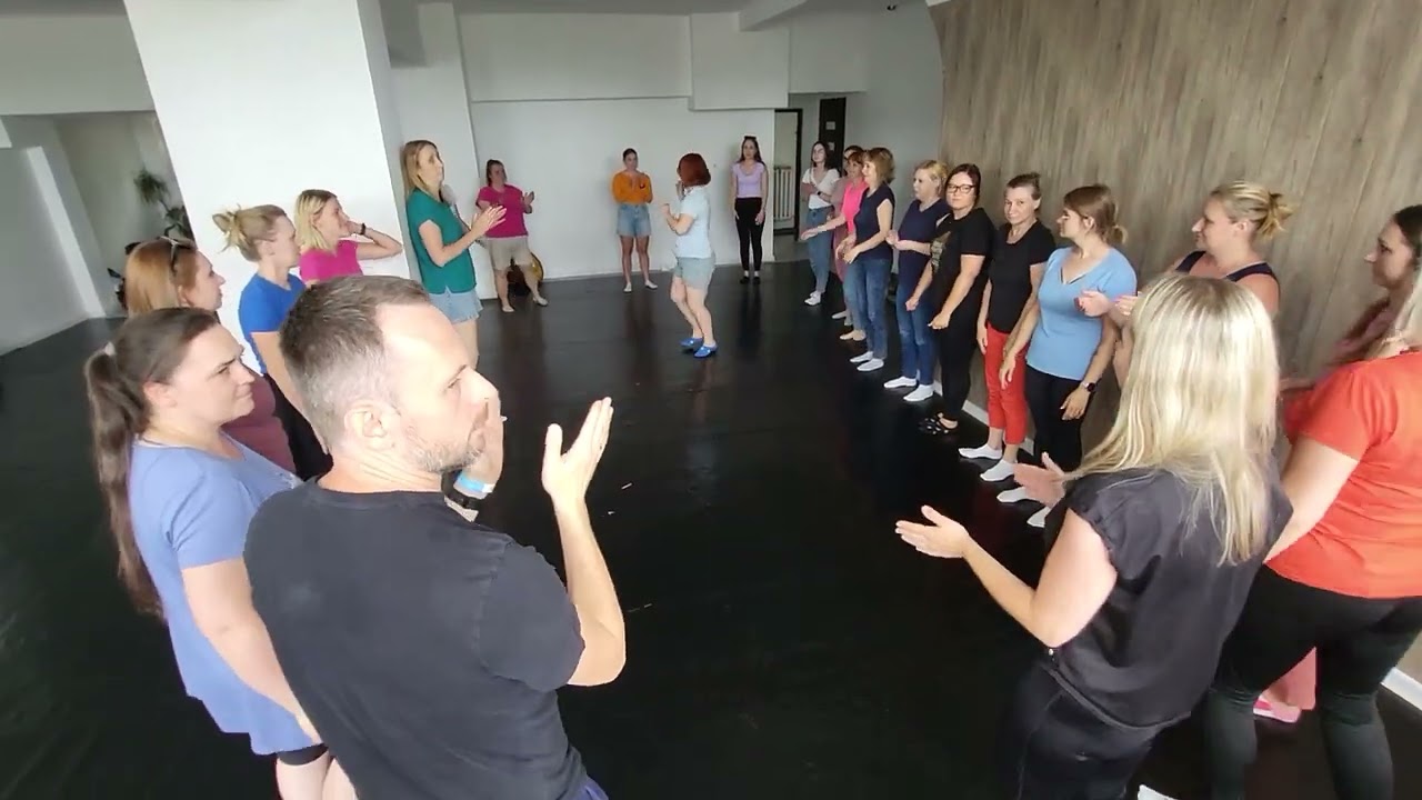 MY KLASZCZEMY TU OD RANA-  ritim çalışması,   有节奏地工作, Rhythmusarbeit,, Metoda EDUMUZ