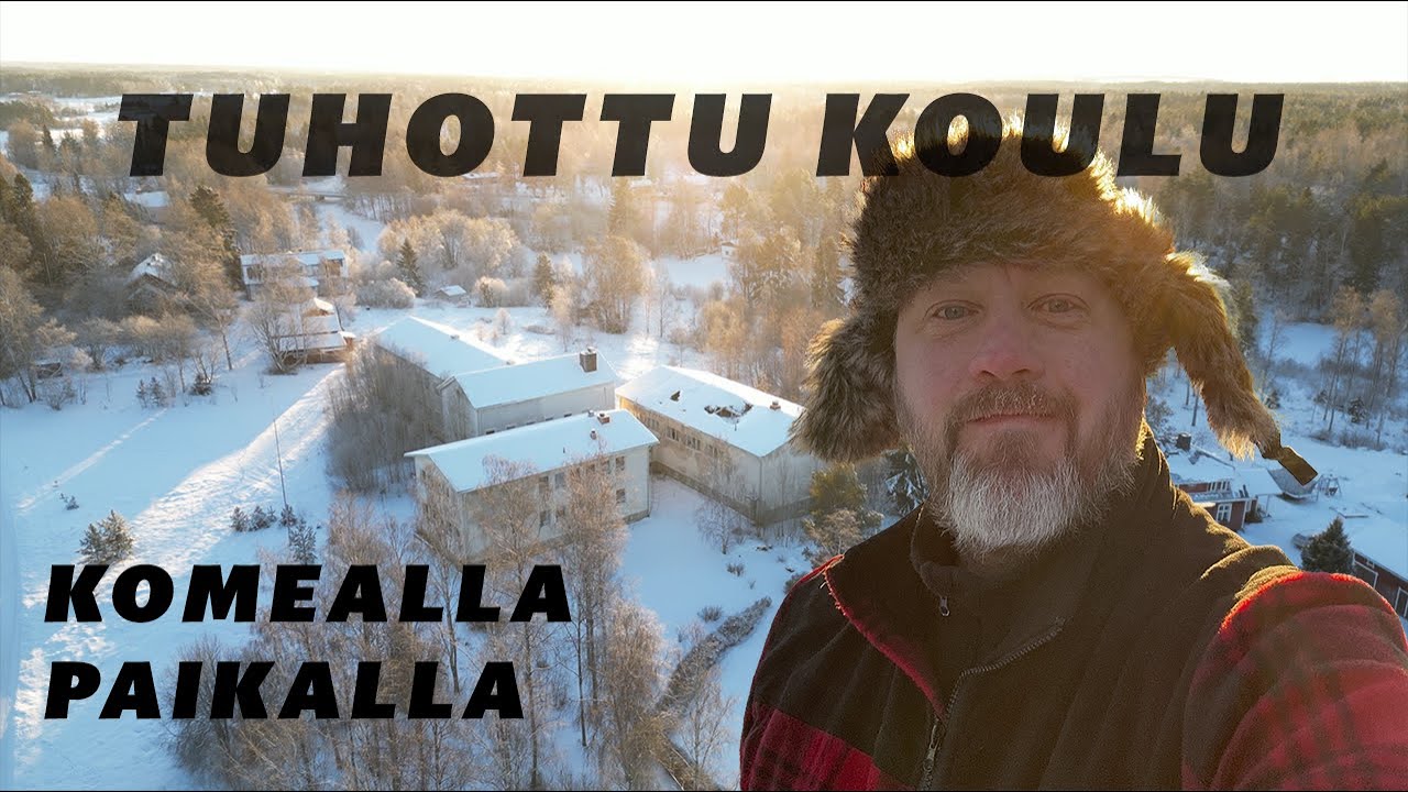 Hylätty koulu keskellä kylää