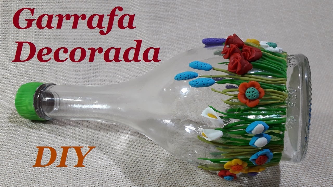 GARRAFA DECORADA COM FLORES COLORIDAS - RECICLANDO GARRAFAS DE VIDRO  - massa biscuit @luci buzo
