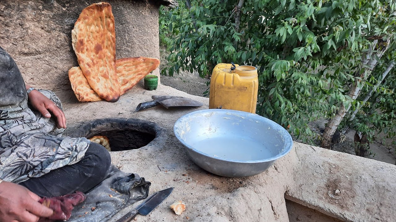 پختن نان تنوری در روستا | Baking tandoori bread in the village