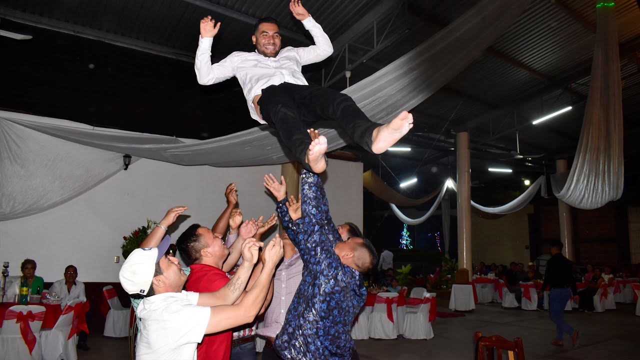 TRADICIONAL  VIVORA  DE LA MAR  Y LA CARGADA EN LA HERMOSA  BODA DE PRICILIANO Y  MIRELIS EN HUETAMO