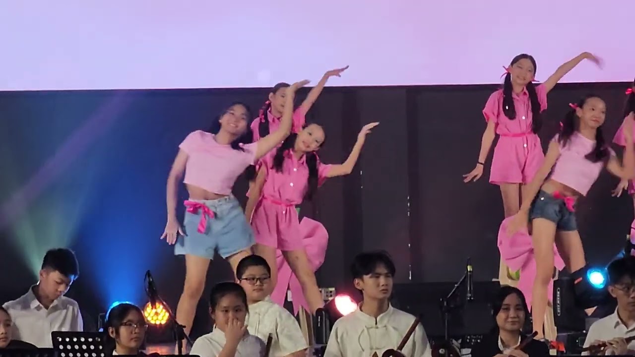 康乐二校 华乐盛典《 飞乐童年 · 声之乐弦 》 热爱 105°C 的你 - 韵律操 与 华乐 结合 2025