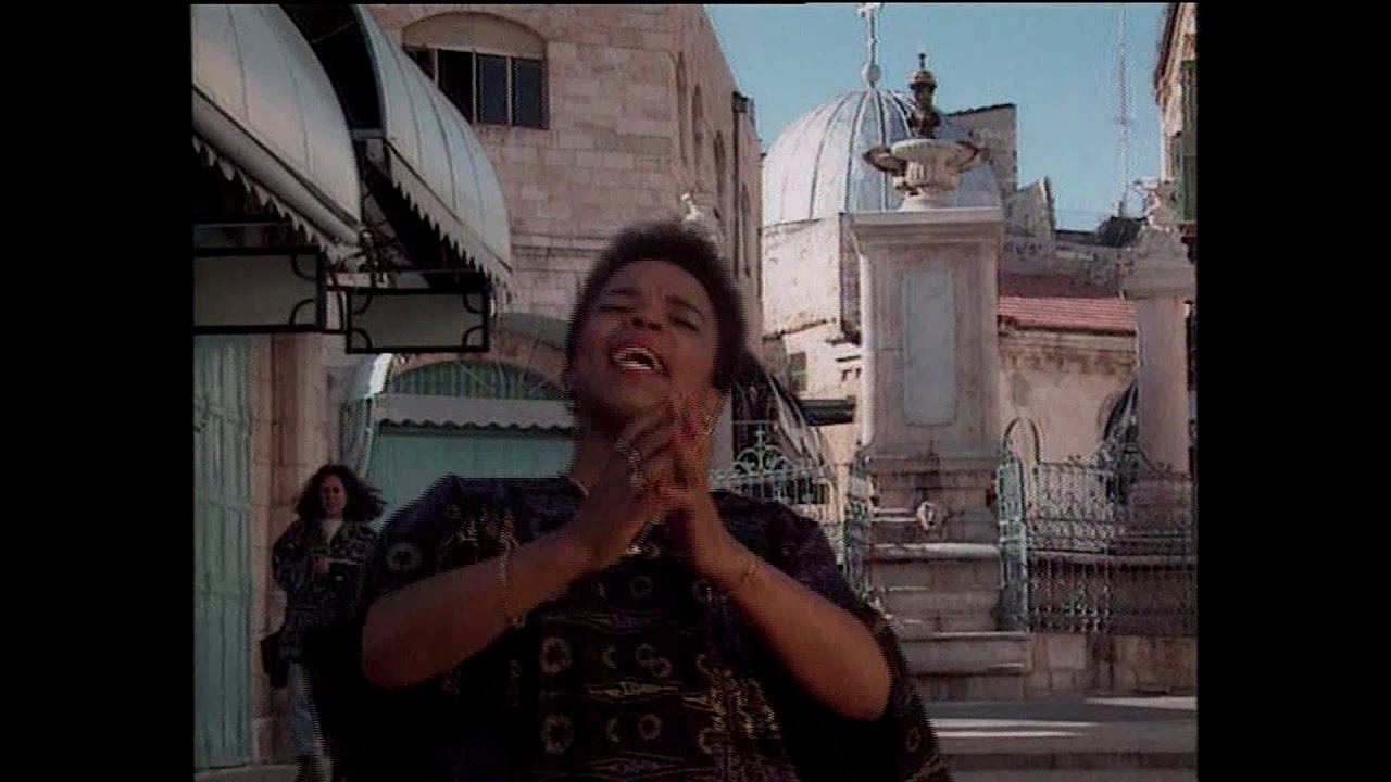 Rebecca Malope Madi A Hae (Official Video)