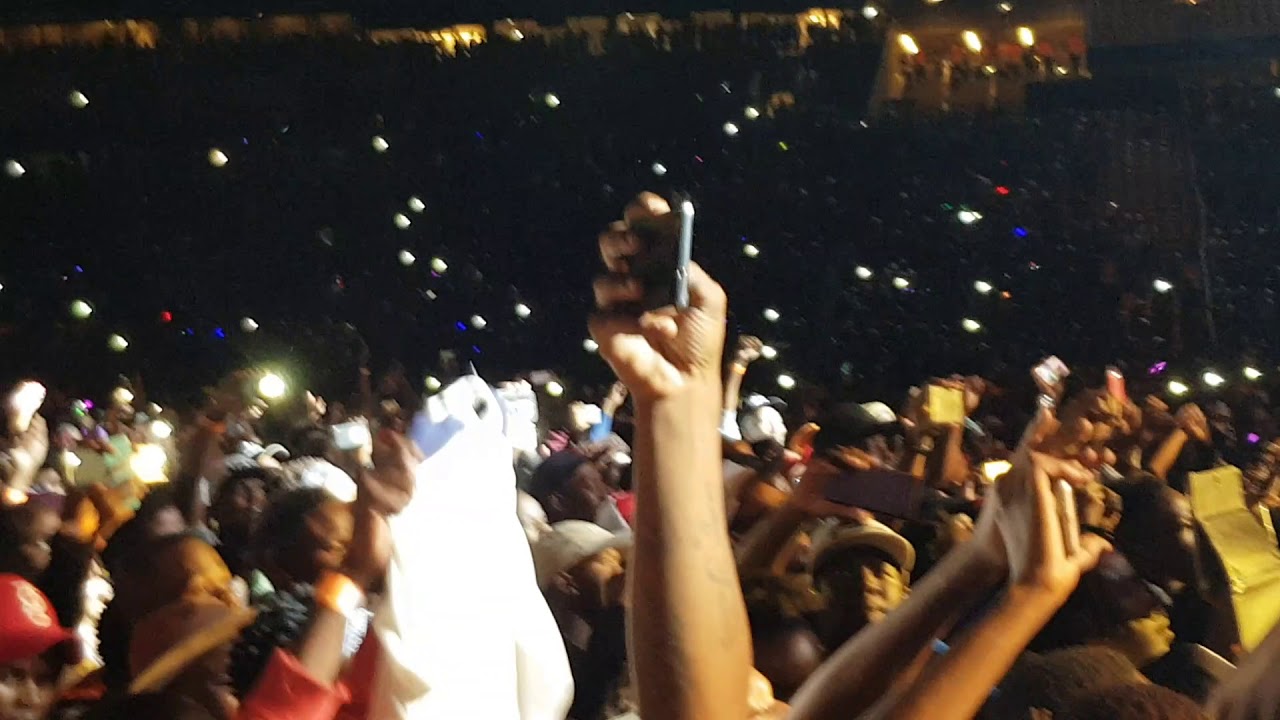 Kwesta ft Wale ~ Spirit at Fill up FNB Stadium