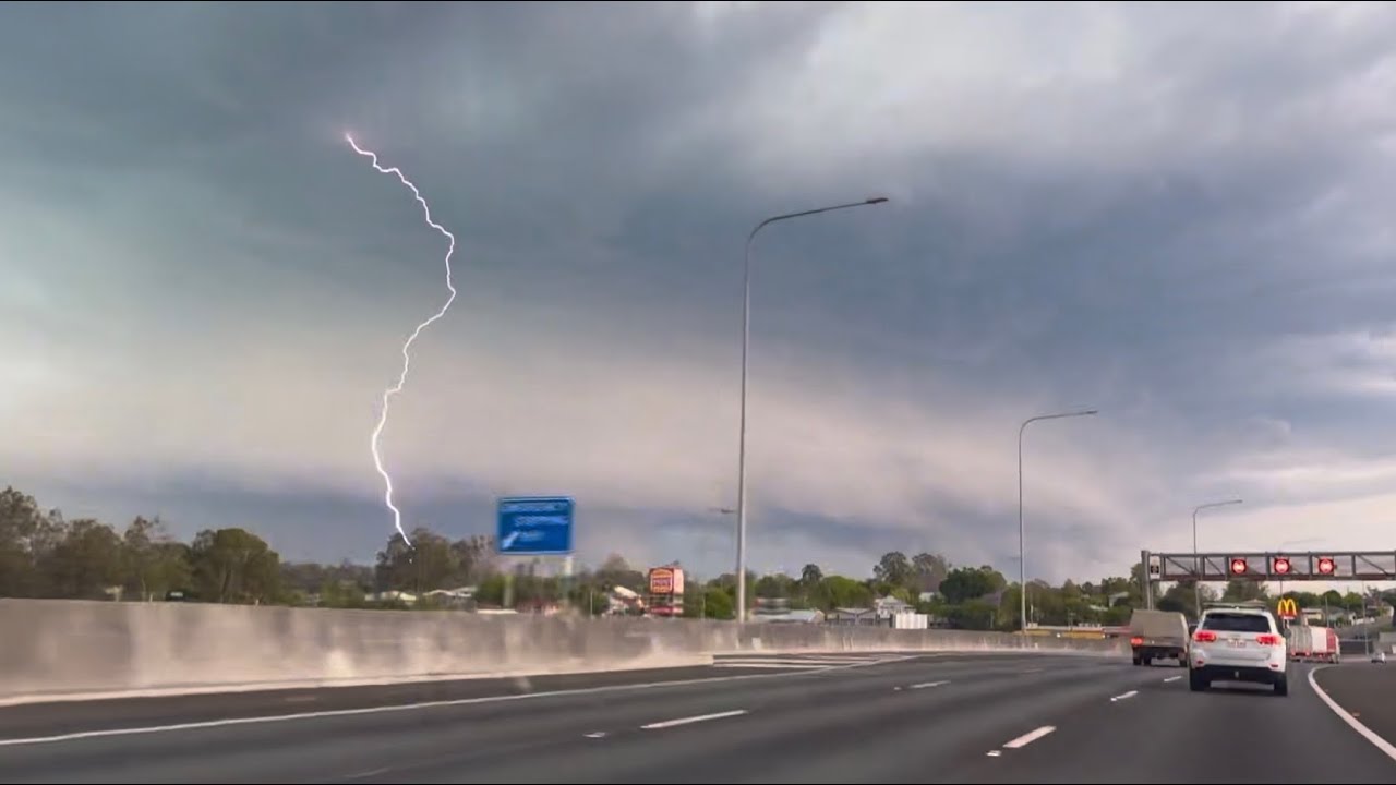 SEVERE STORM IPSWICH QLD 26/10/25 #severestorms #extremeweather #ipswichqld #hailstorm #lightning 