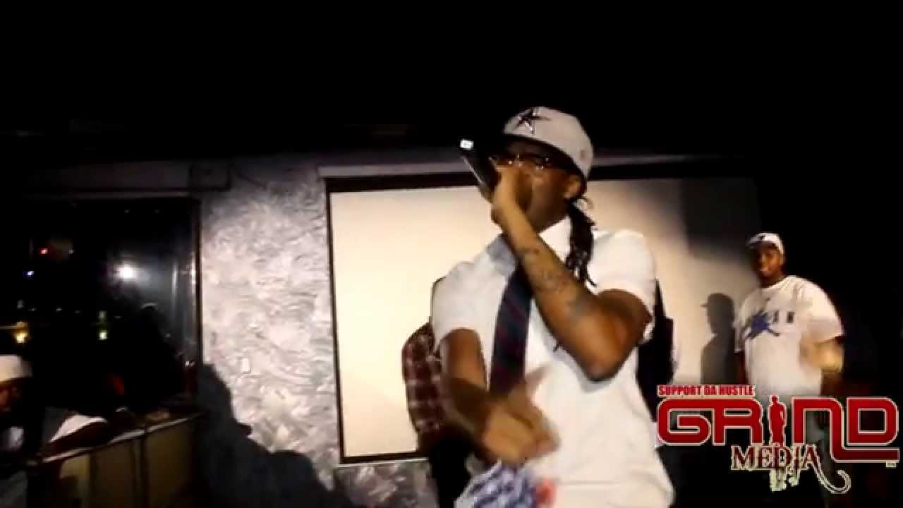 Poka Jones Performing 