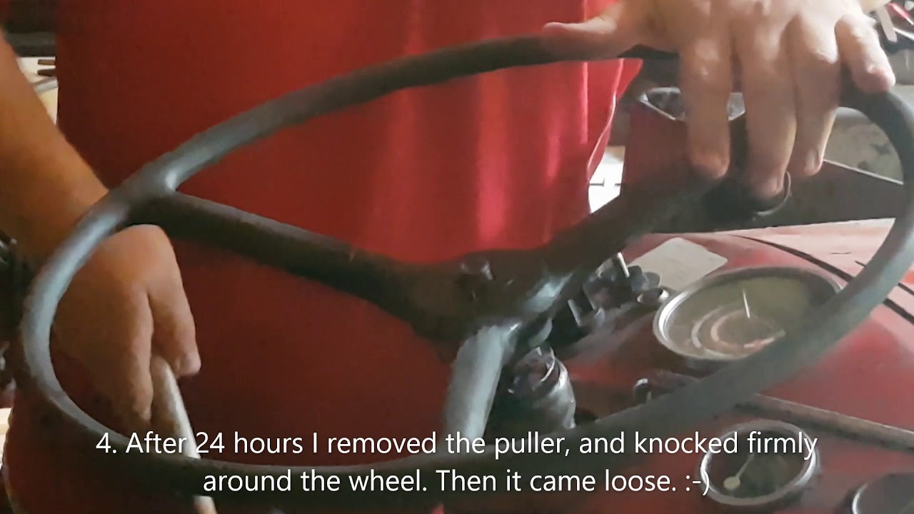 How to remove steering wheel on a MF35x (1964)