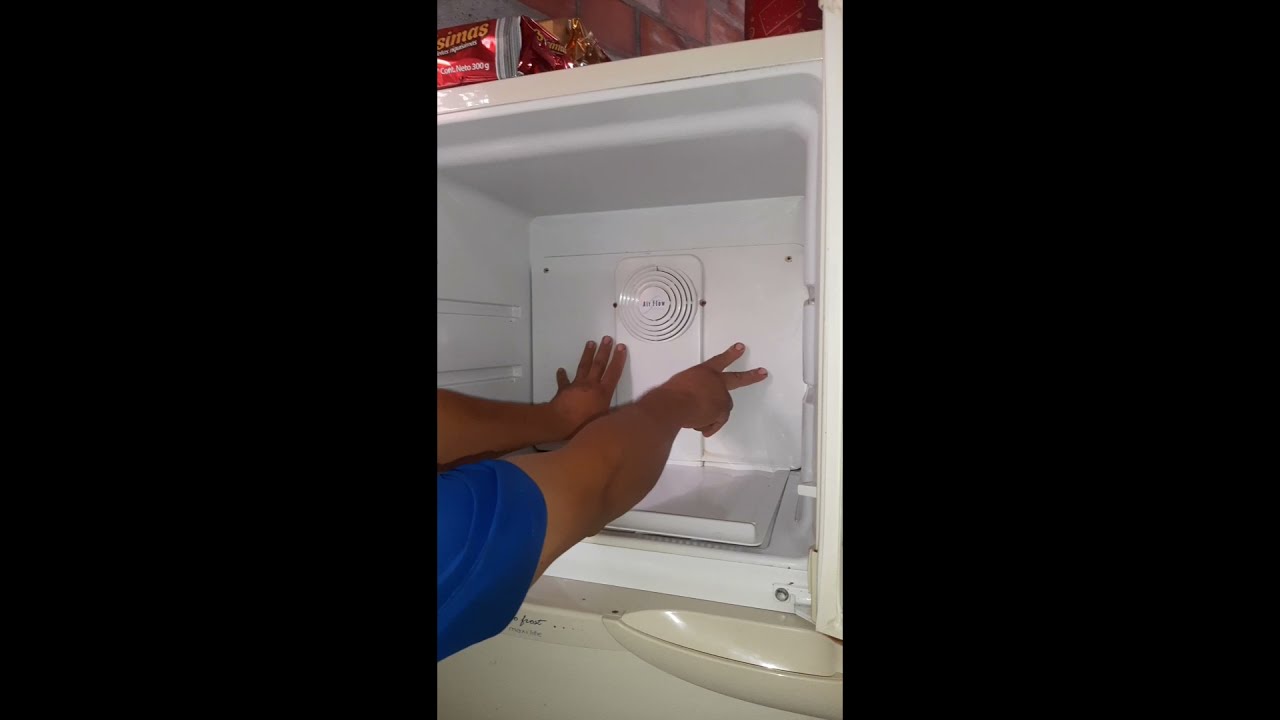 ✅MI NEVERA bota AGUA por dentro✅  COMO destapar el ducto o tubería del desagüe de mi nevera