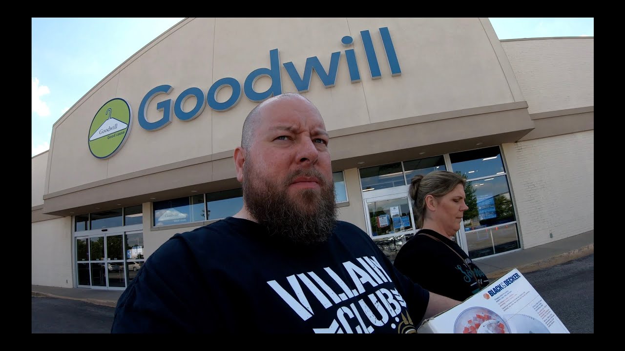 Vintage Electronics Find at the Goodwill Thrift Shop | Making BIG Money