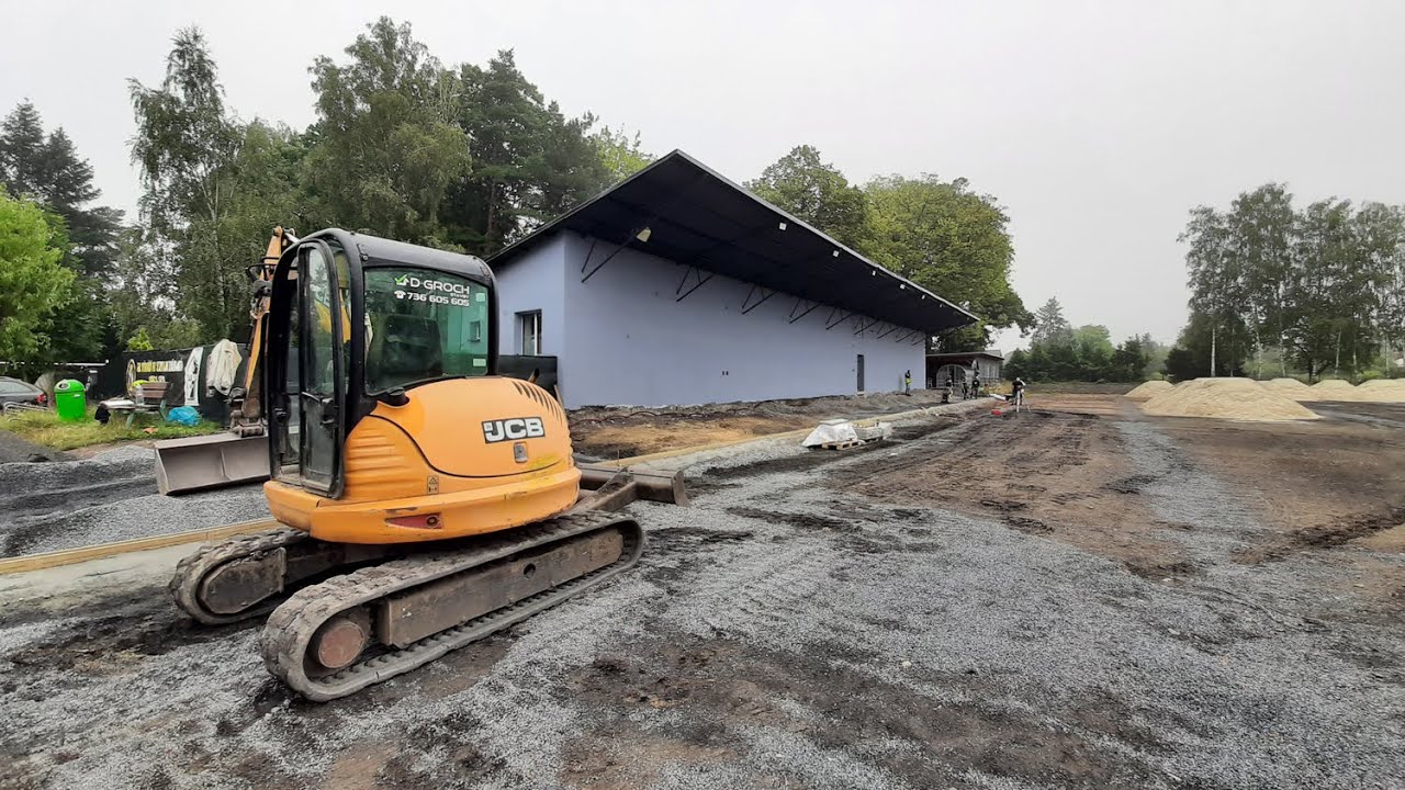 Pro nové hřiště v Záblatí obří zásoba hlíny a písku