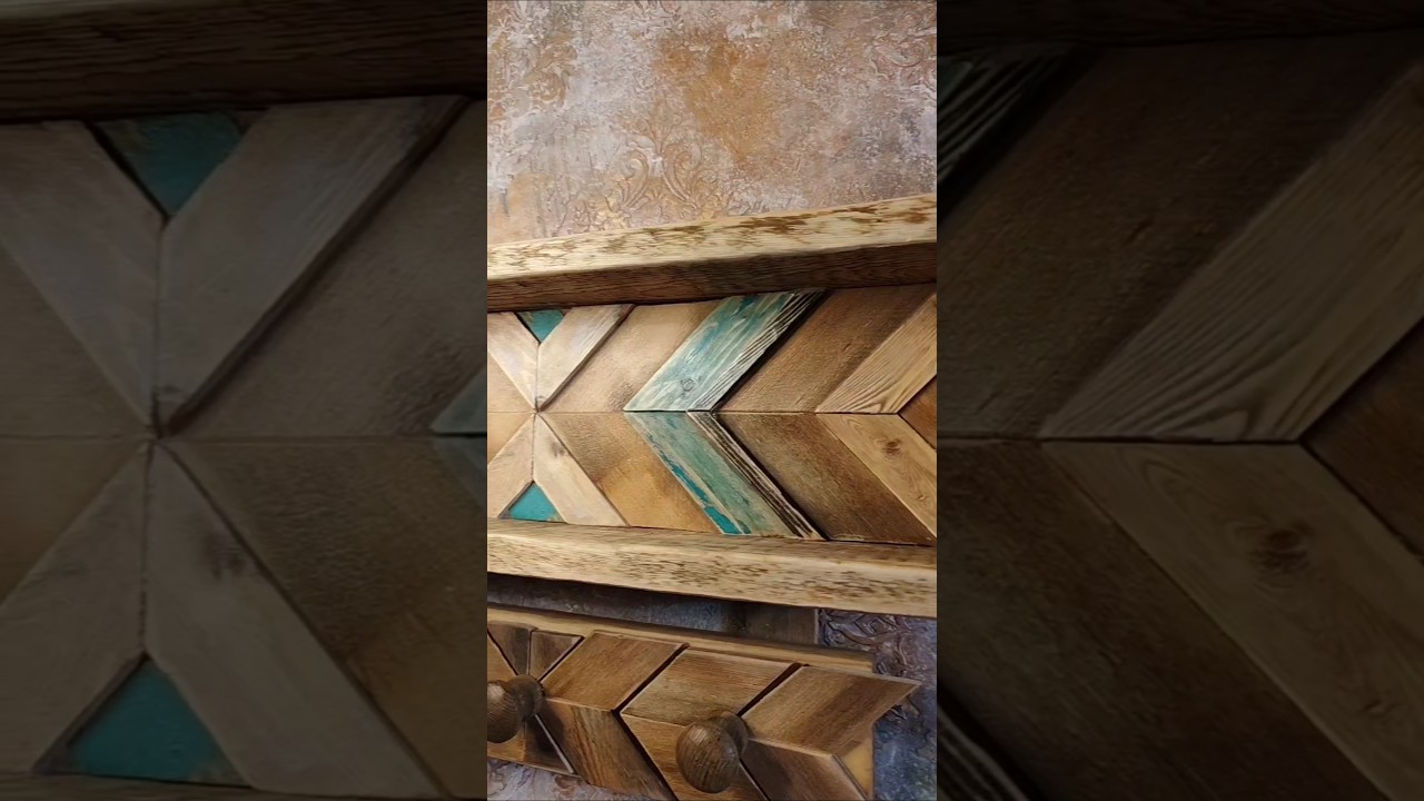 деревянная мазайка полочка-вешалка #деревянныйдом #wood #пано #diy #homedecor
