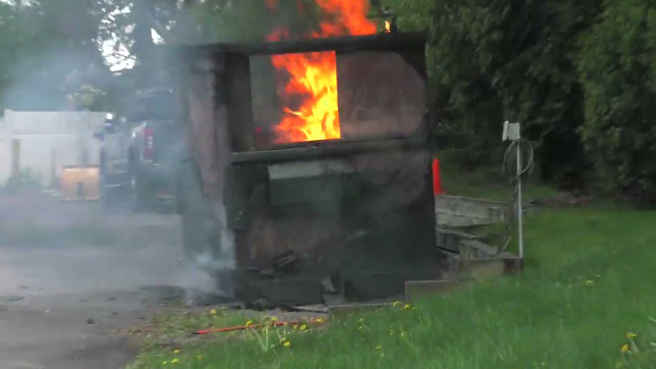 PRE-ARRIVAL VIDEO: Dumpster fire at the bakery in Whitehall, Pennsylvania