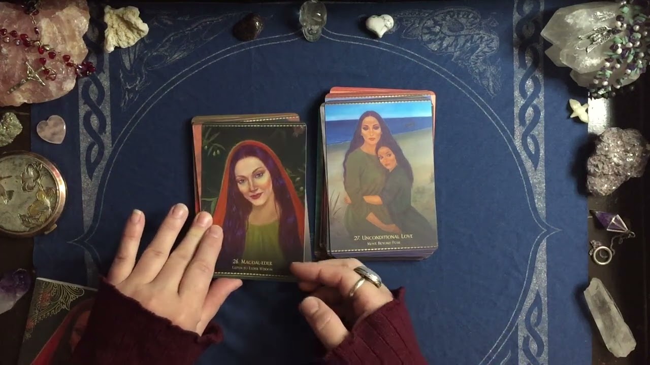 The Mystique of Magdalene ~ An Oracle Of Love Unboxing  & Flipthrough