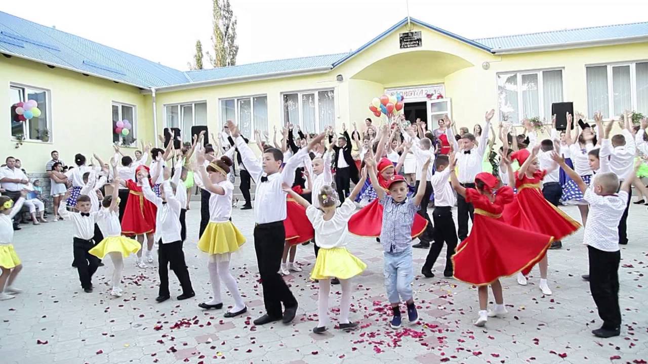 IP Gimnaziul Schineni în straie de sărbătoare...