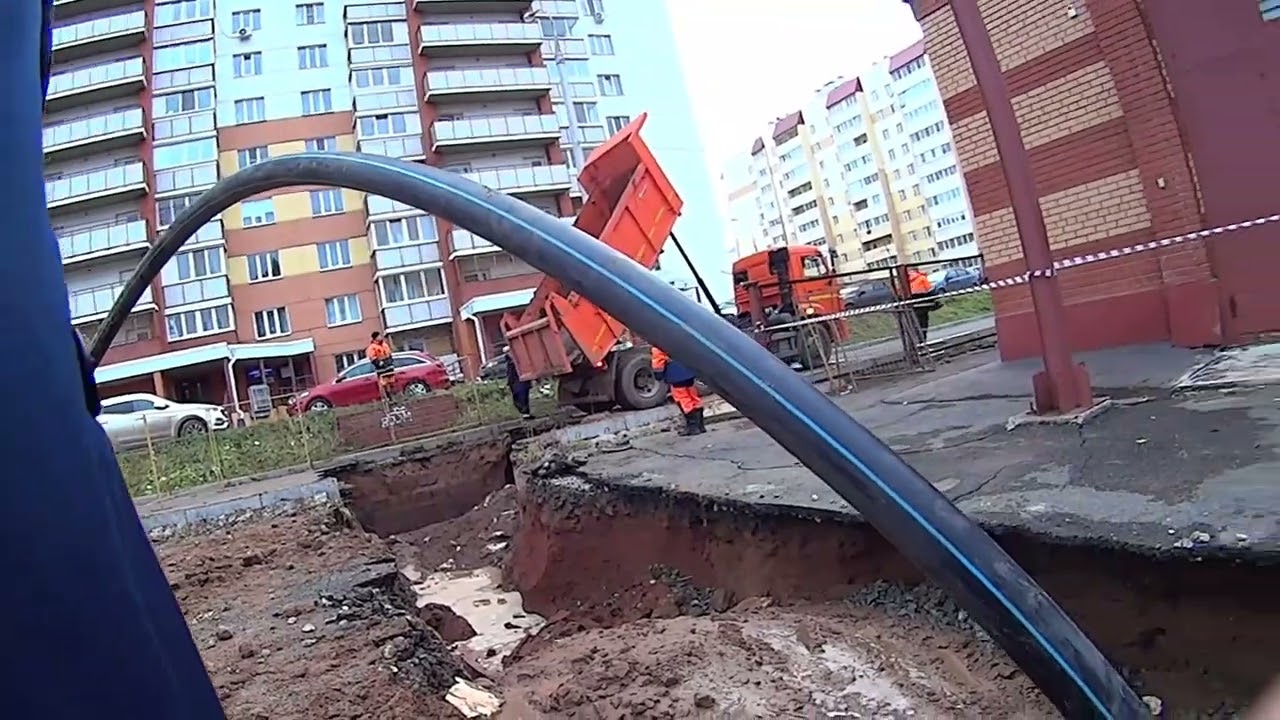 Камаз.Приехали на замену трубы а оказался жидкий грунт-бульонез.