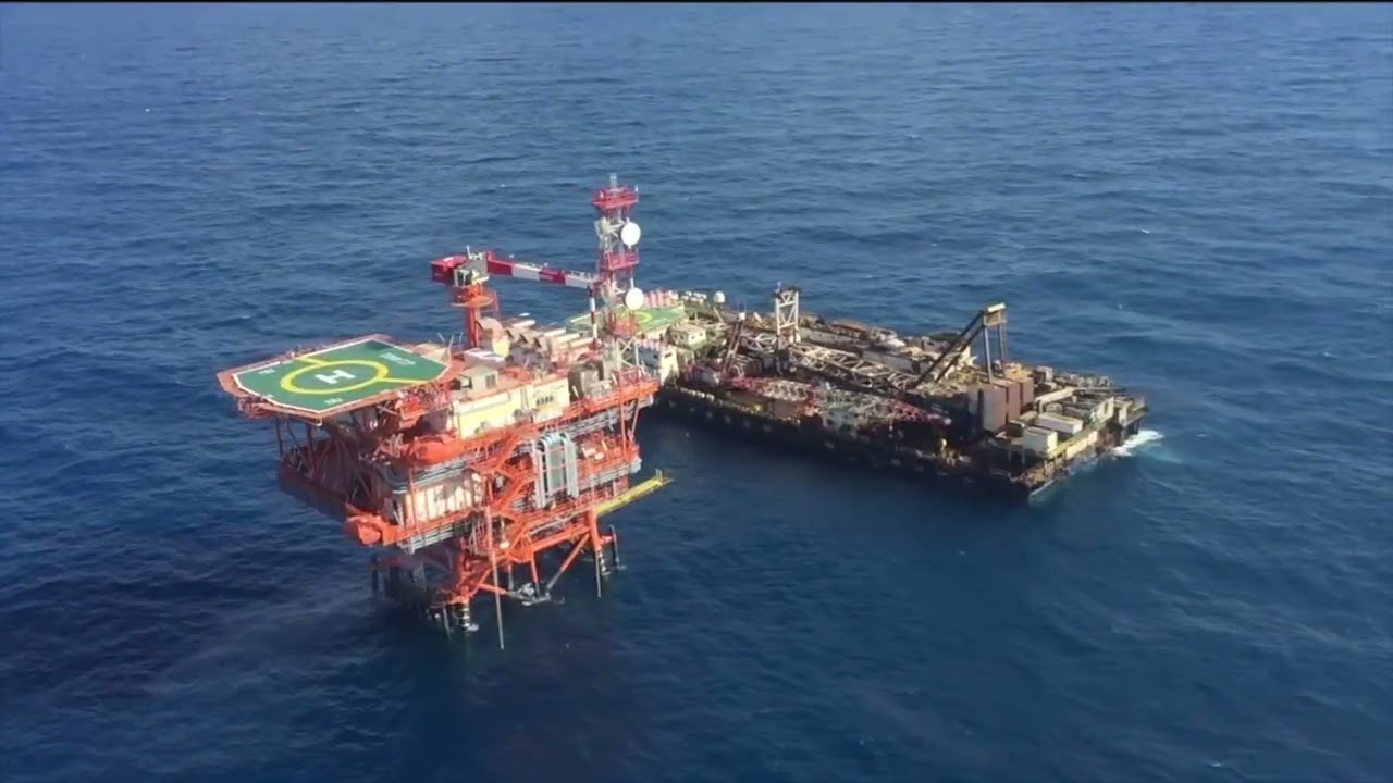 Petroleum Air Services ( PAS )