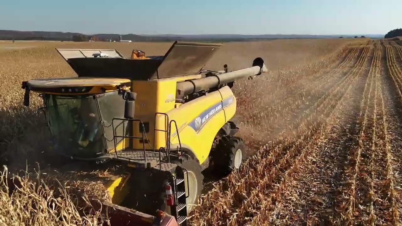 New Holland CR8.90