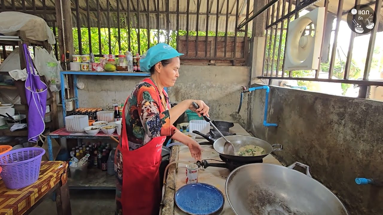 เรือนสายน้ำ อาหารไทยพื้นบ้านริมน้ำเจ้าพระยา ใต้สะพานเกาะเกิด