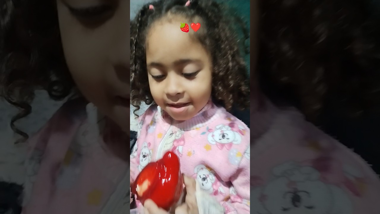 experimentando morango do amor 🍓❤️ 