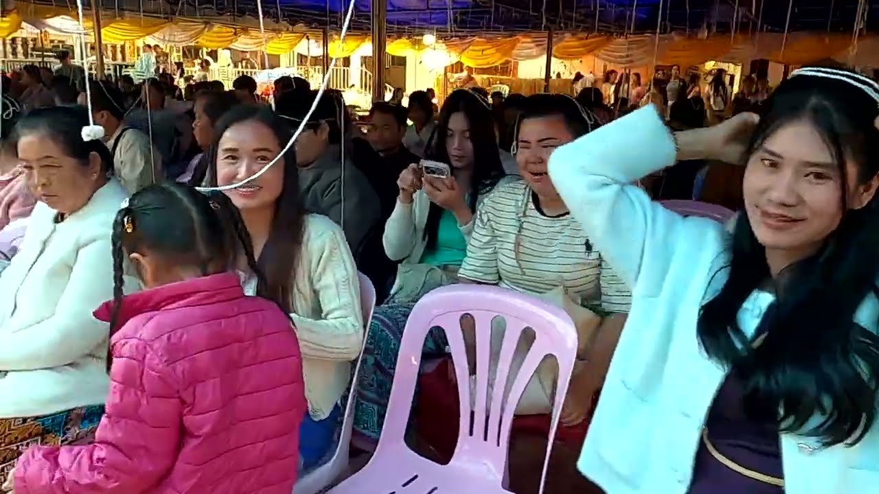 งานบุญสาวสวยบ้านมากยางท่าขี้เหล็ก တာချီလိတ်ကောင်မလေးသၢဝ်တႆးတႃႈၶီႈလဵၵ်း