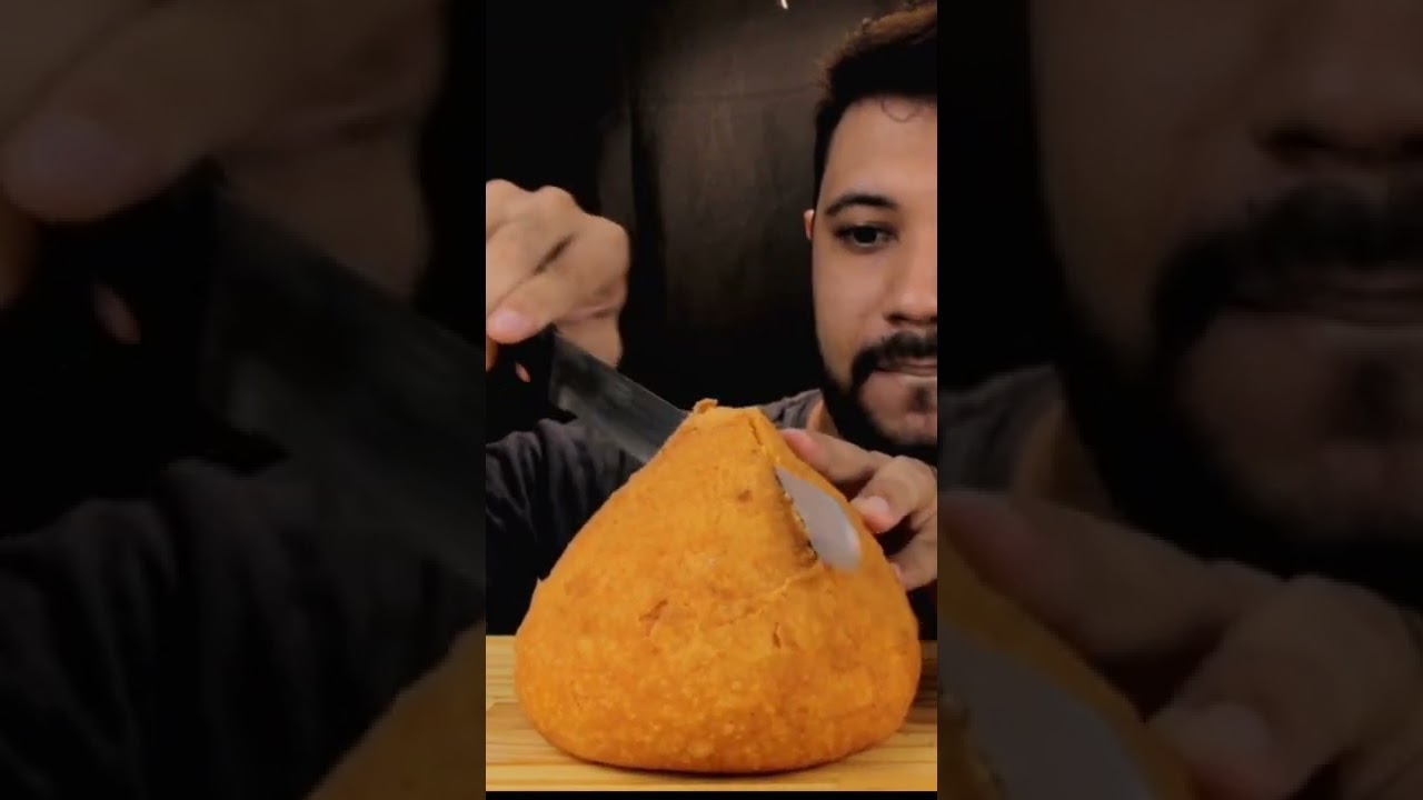 COXINHA GIGANTE ASMR MUKBANG