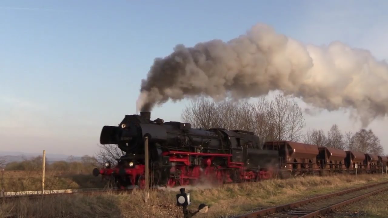 52 1360-8  im Güterzugdienst