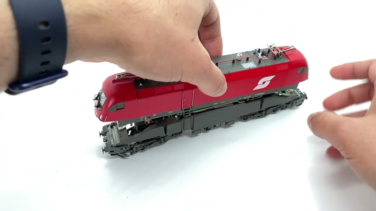Így lett egy komplett Roco ÖBB 1116 008 