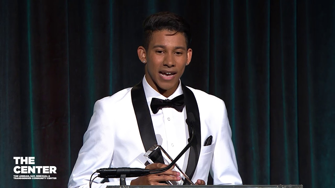 Кейнан Лонсдейл, лауреат премии за защиту интересов молодежи, торжественный ужин Центра, 2018 год.