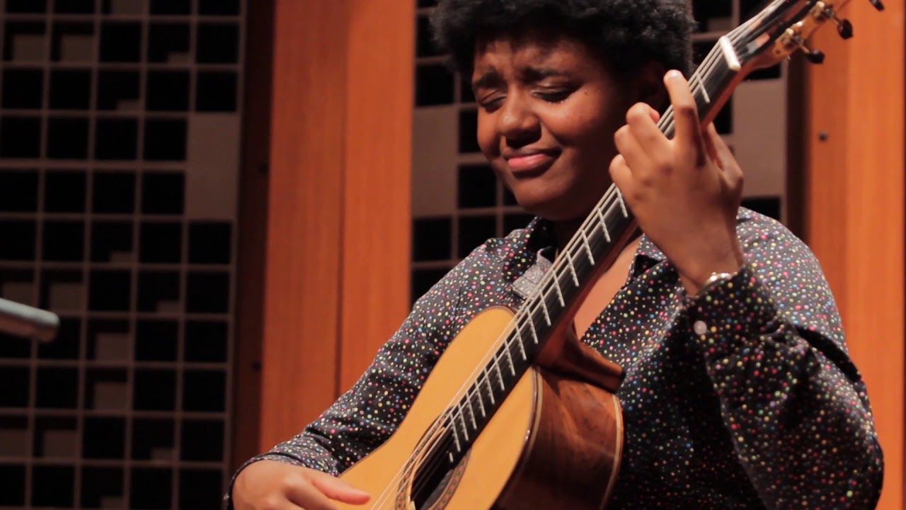 Gabriele Leite plays Estudo Nr. 11 by Heitor Villa-Lobos