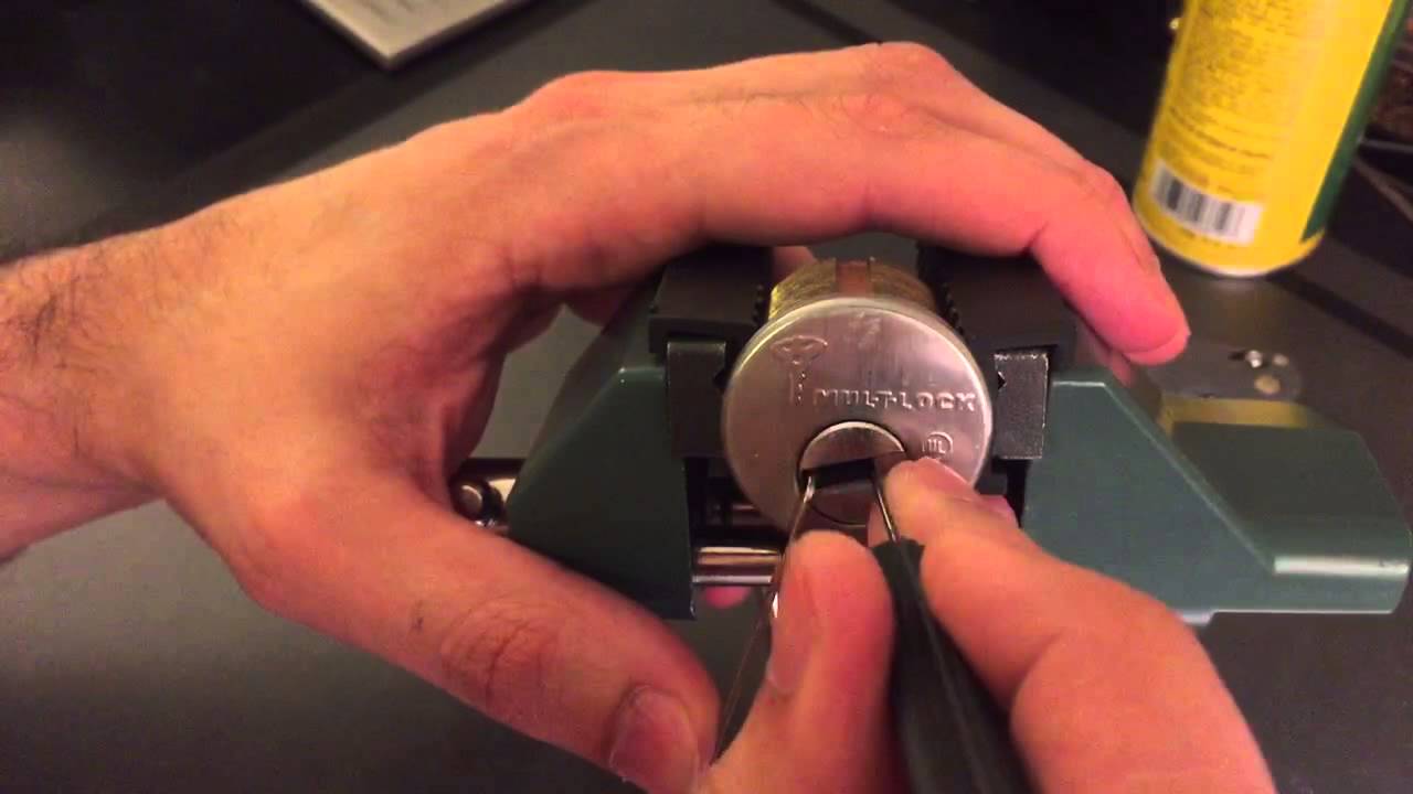 [13] Defective Mul-T-Lock Interactive Blind Picked and Gutted