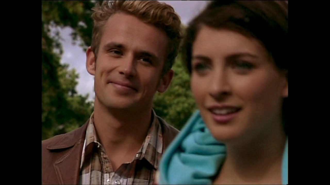 Mike en Elise - Not Over You (Seizoen 2 & 3)