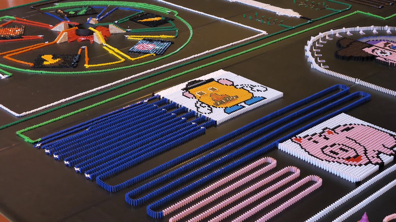 Domino day : INCREDIBLE FRENCH RECORD in 72 729 dominos - Disney Theme
