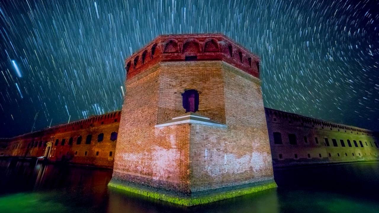 TORTUGAS ROCK - DRY TORTUGAS NATIONAL PARK ASTRO TIMELAPSE