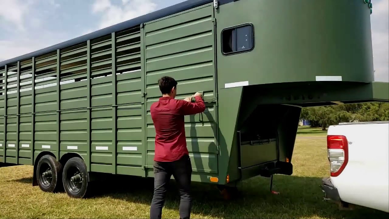 #51 Trailer para caballos Americano con monturero
