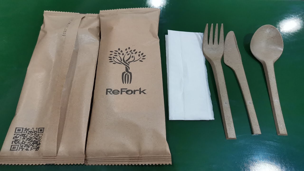 High speed Disposable cutlery fork spoon knife and napkin wrapping packaging machine