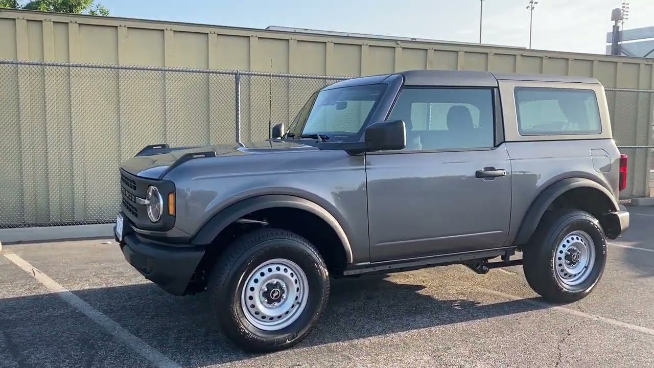 2022 Ford Bronco Base - Should you buy the base package?