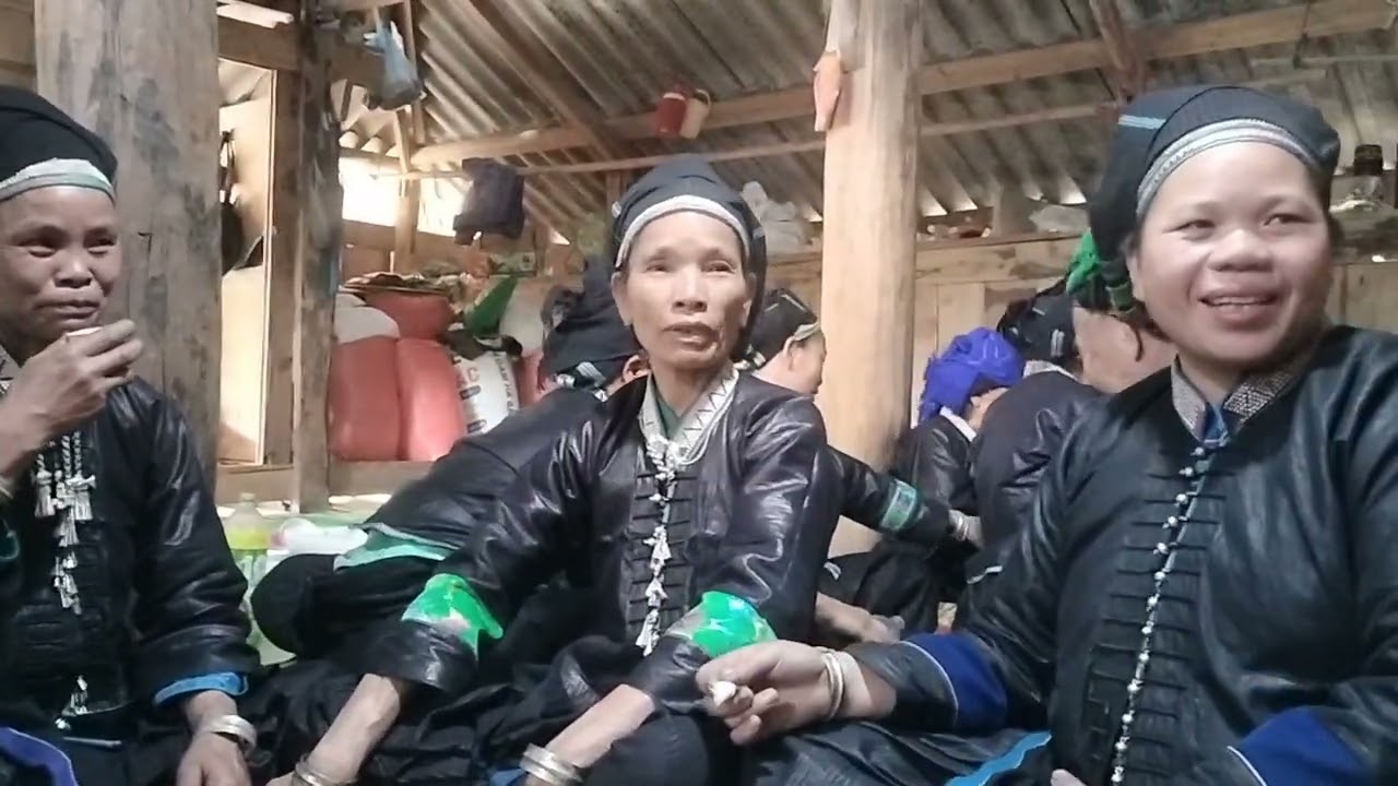 Hát nùng thúy bong tại sóng giàng báu hát giao lưu vói ah phong sán sả Hồ 