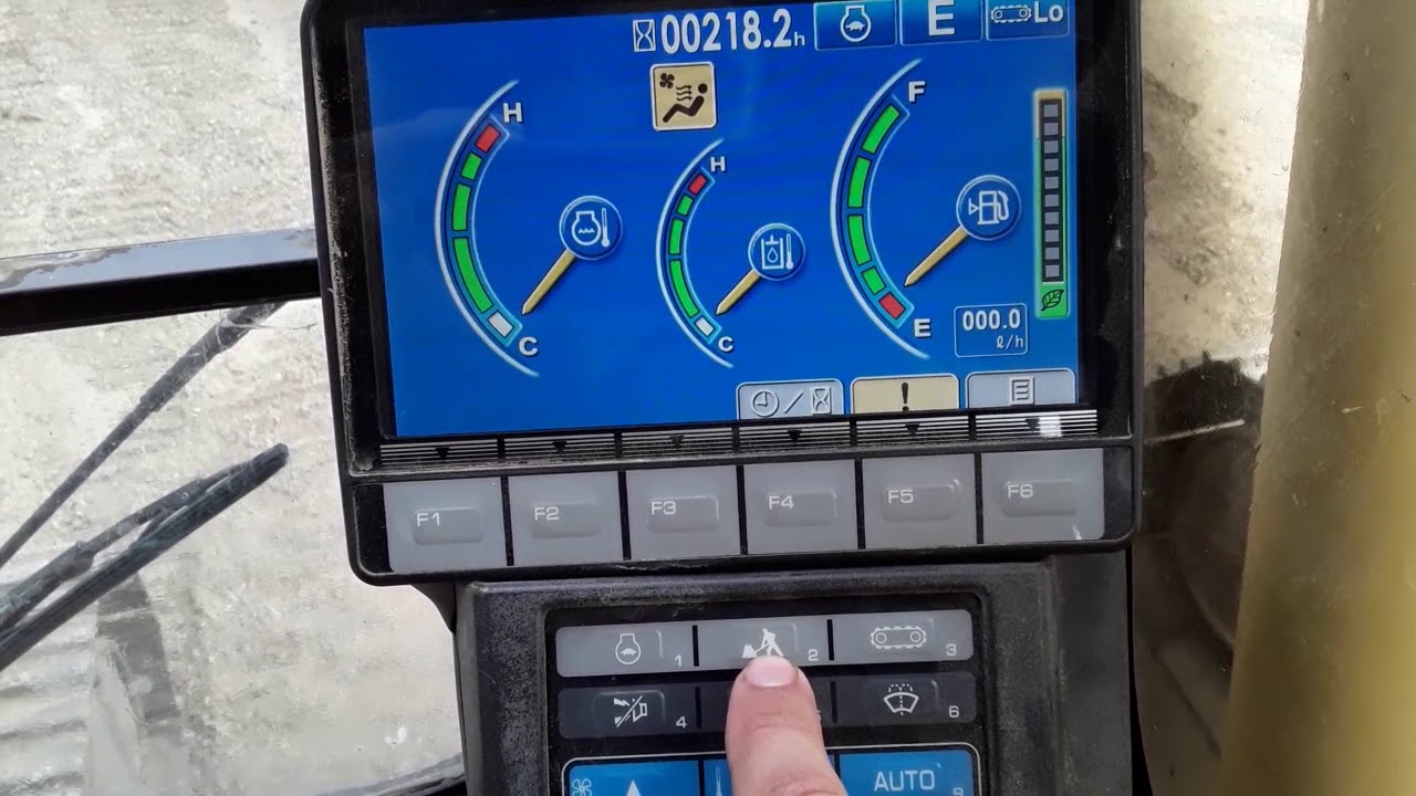 JUAN HORTT: Reconocimientos de instrumentos y comandos de la Excavadora KOMATSU PC220 LC